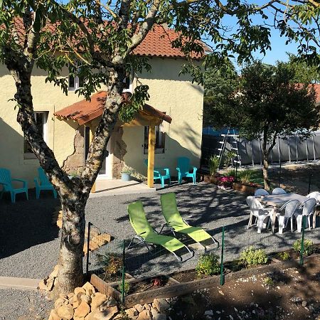 The Walnut Tree Gite Le Dorat Ngoại thất bức ảnh